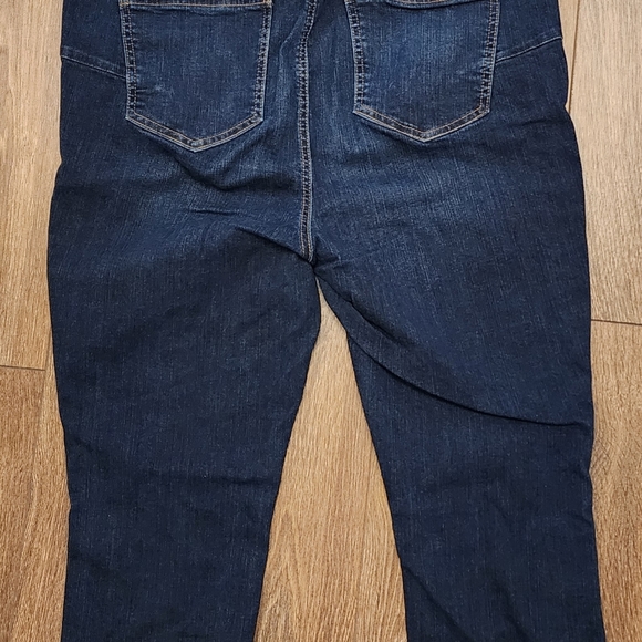 Torrid Cropped Bomshell Jeans, Dark Wash - Picture 2 of 3